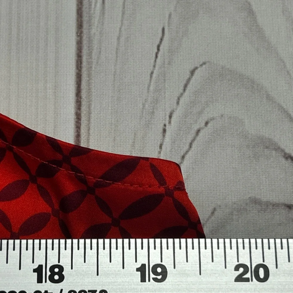 ON‎ 34TH Satin Top Women Medium Red Geometric Pussybow Neck Sleeveless Pullover